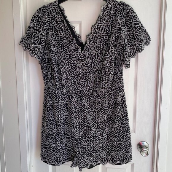 Navy & White Embroidered Short-Sleeve Romper With Scalloped V-Neckline & Elastic - Picture 1 of 8